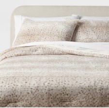 Full/Queen Leopard Faux Fur Comforter and Sha...