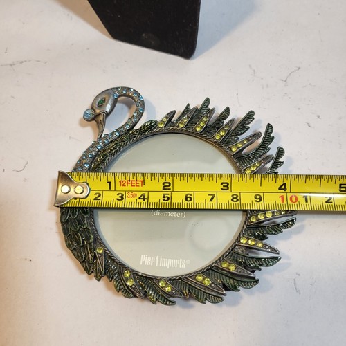 Lot Of 4 Metal and Jeweled Green and Silver Floral, Swan Picture Frames - Picture 12 of 16