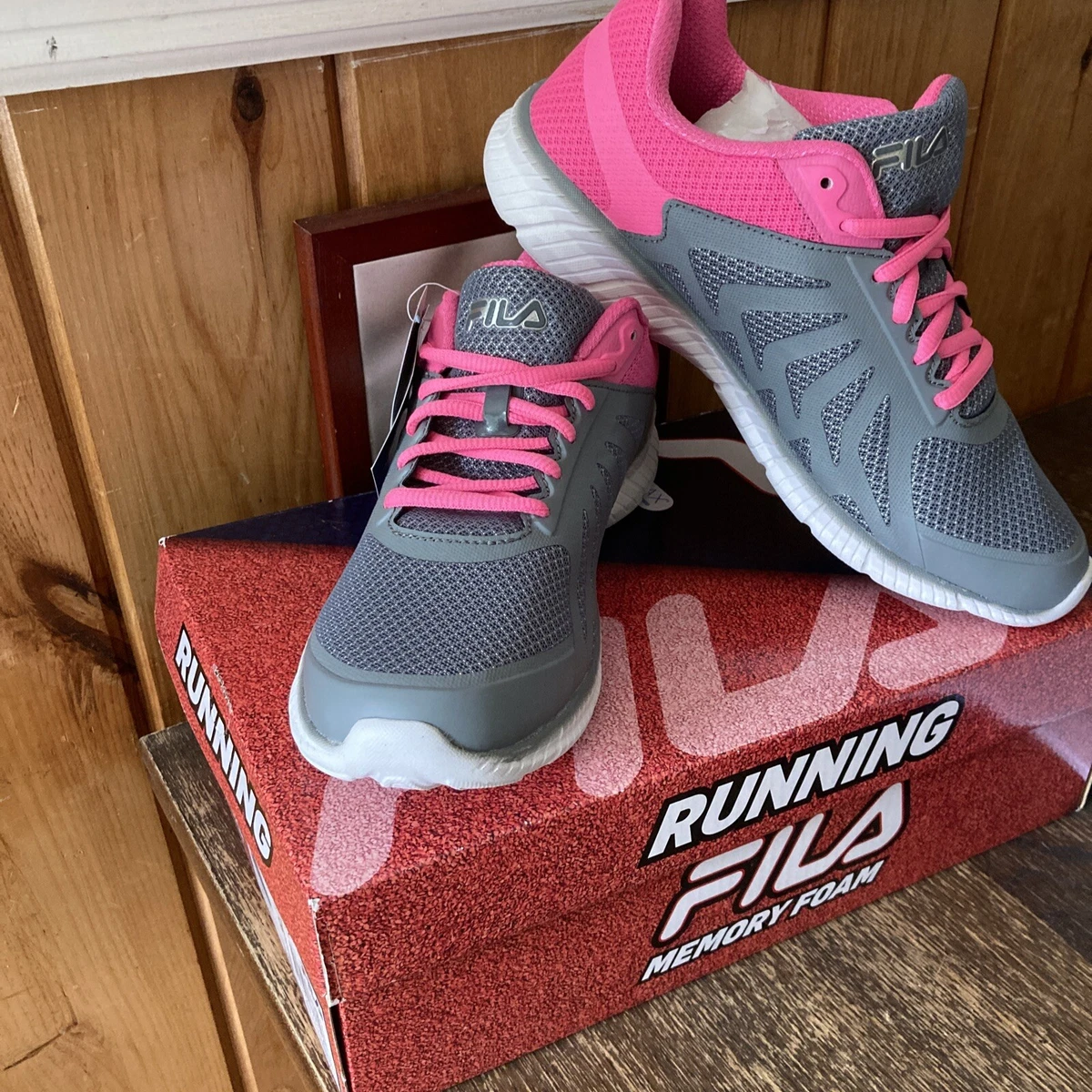 FILA Memory Faction 2 Running Shoes Women s Size 9 NIB grey pink