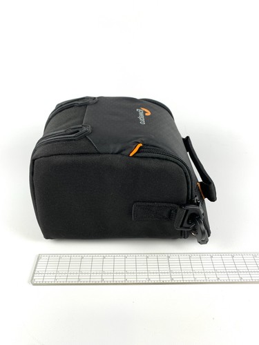 Lowepro Adventura SH 120 III Photography Camera Bag in Black With Strap - Picture 9 of 9