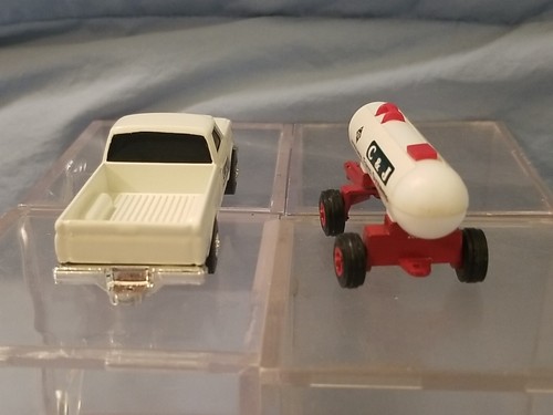 1993 1/64 ERTL Farm Country Ford 4WD Pickup & Ammonia tank C&J Farm Systems - Picture 5 of 8