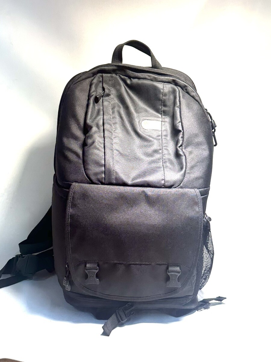 LowePro Large Black Camera Backpack! (WMP010227)