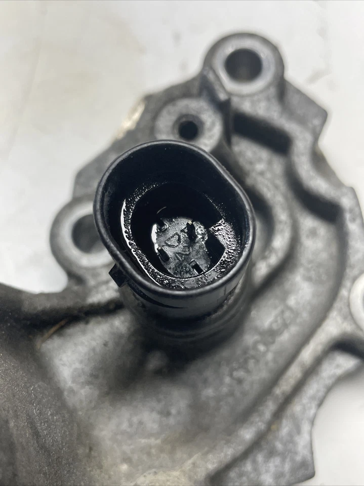 Engine Oil Filter Housing From ✅2008 2011  GMC Acadia  3.6 12590143 - Image 4 of 4