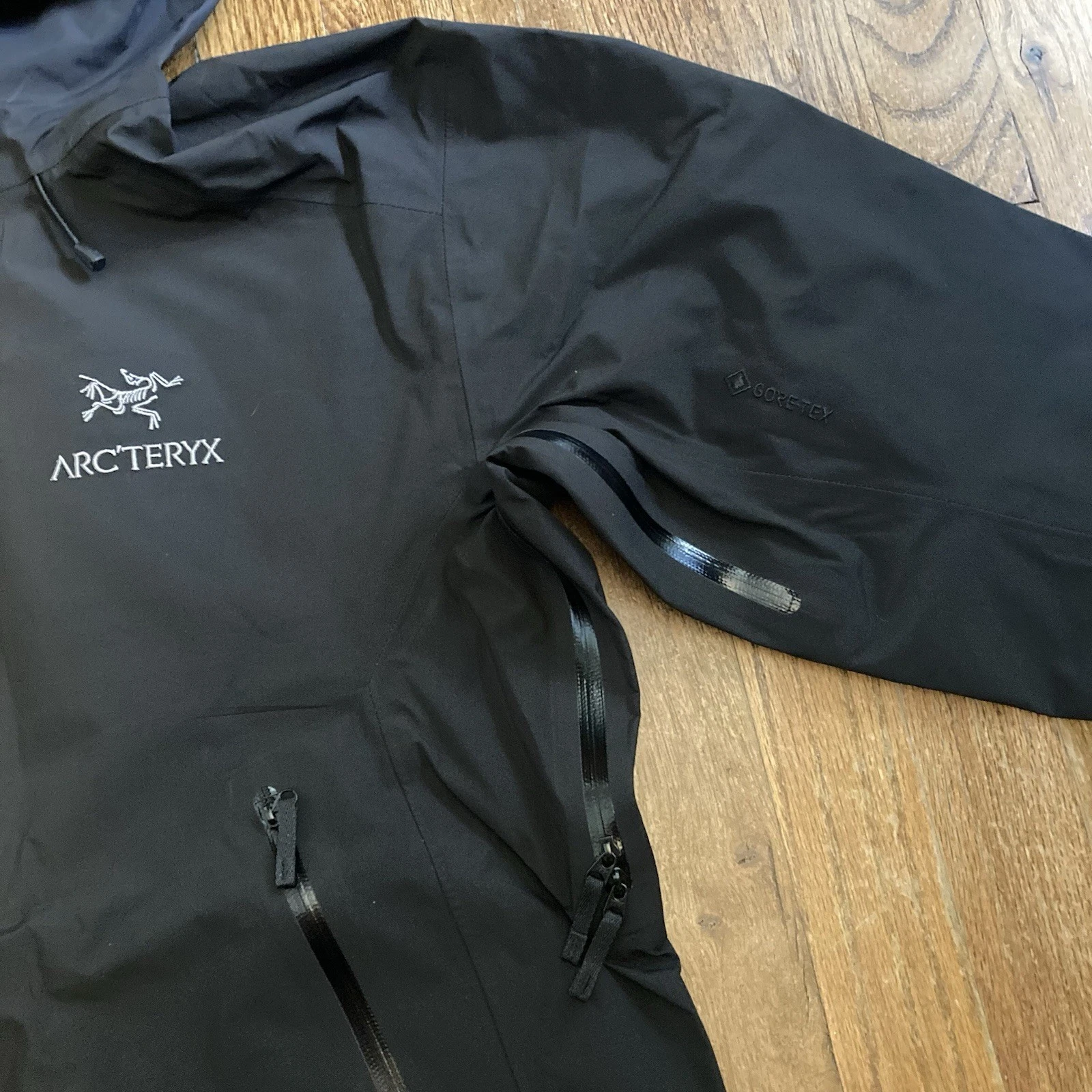 Arcteryx Beta LT Jacket size Medium Black image 3