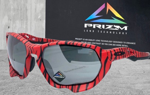 Occhiali da sole Oakley PLAZMA tigre rossa PRIZM neri OO9019-12 NUOVI CON SCATOLA! Autentico! - Foto 2 di 16