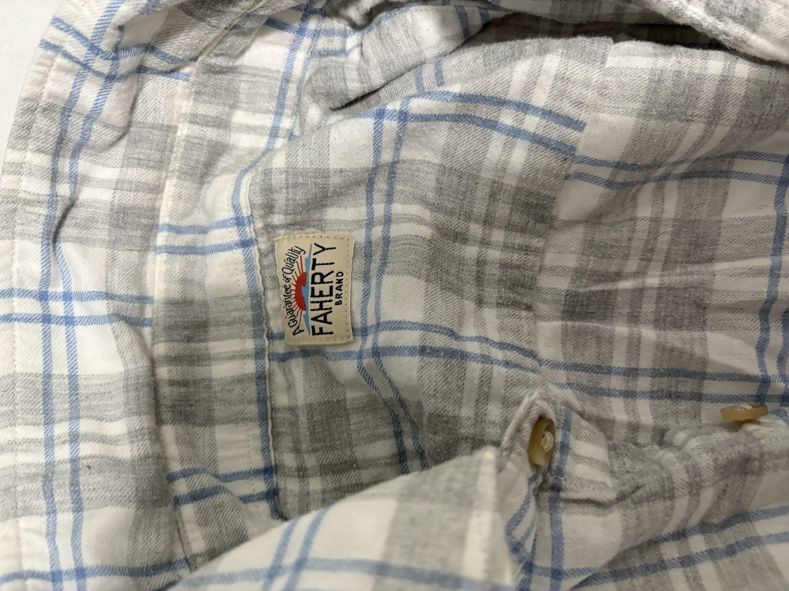 Faherty Flannel Medium - image 2