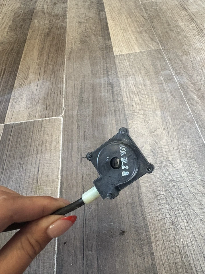 ⭐️ Pestillo de bloqueo de tapa de maletero trasero Ford Fusion 2006-2008 OEM Foto 4 de 4