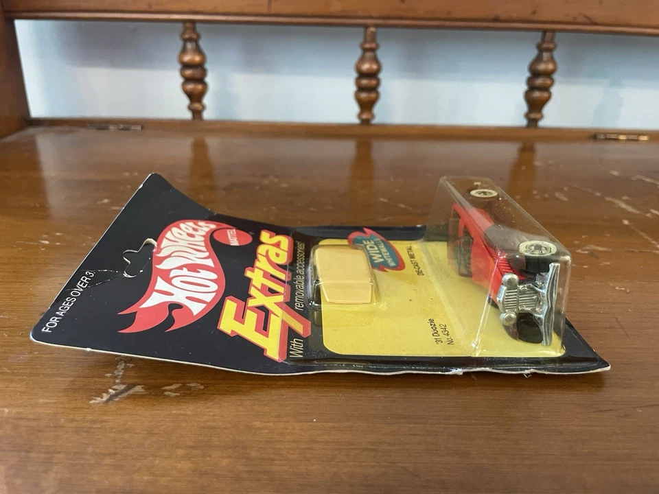 Tarjeta sin perforar Hot Wheels Extras '31 Doozie Diecast Car Mattel Vintage 1981 Foto 3 de 4