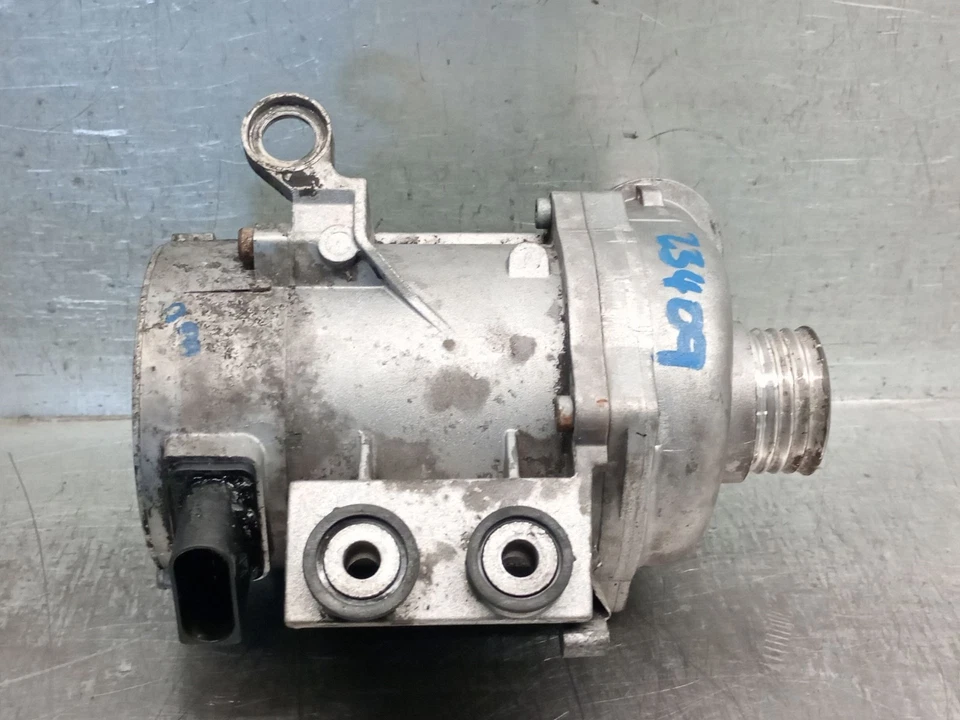 11517586925 POMPE À EAU / PIERBURG / 11517586925 / 5709423 POUR BMW 5 TOURING E - Photo 4/4