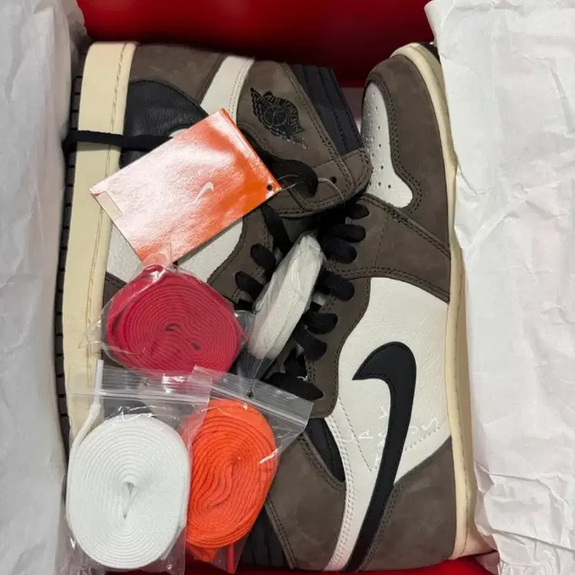 Nike Air Jordan 1 x Travis Scott Retro High OG SP Mocha, Size 295 thumbnail 3