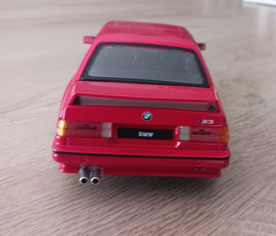 BMW M3 1988 1/24 - Photo 4/4