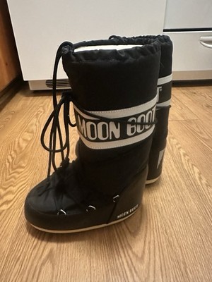Worn once Moon Boot Women's Water Resistant Nylon Mid-Calf Snow Boots Black Lace