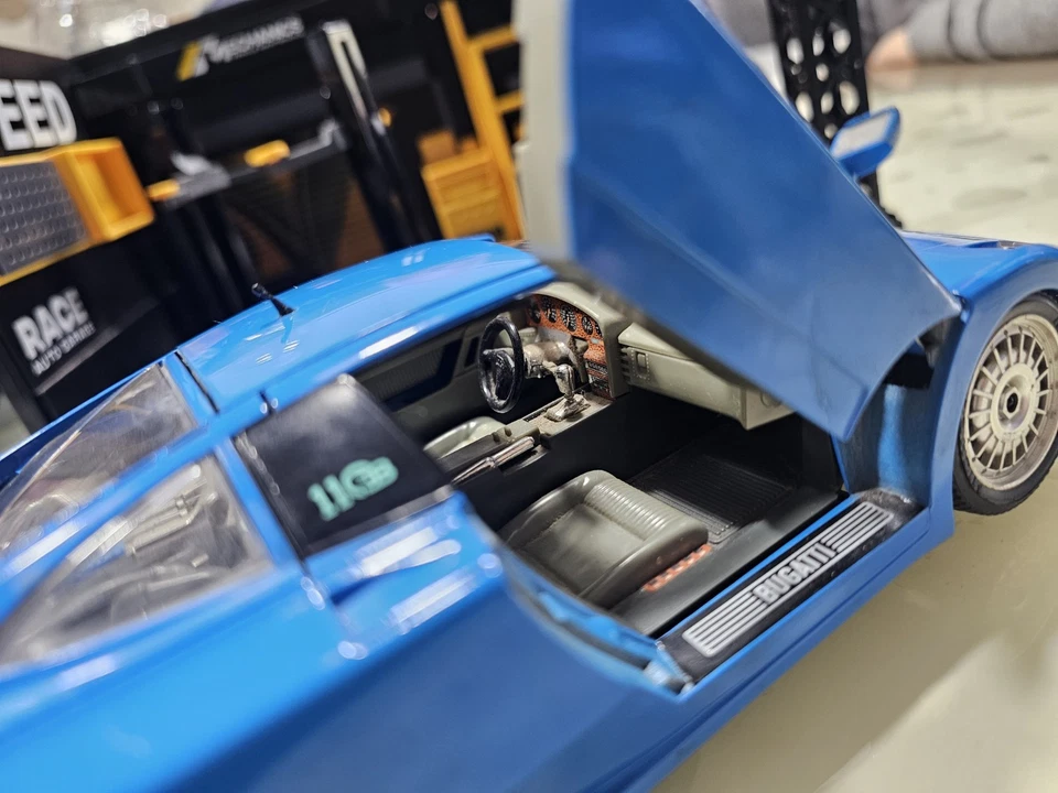 Modello auto Burago Bugatti 110 EB anno 1991 scala 1:18 Made in Italy - Immagine 4 di 4