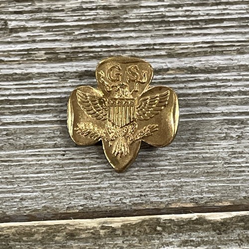 Vintage Gold Toned Girl Scouts of USA Membership Pin Brooch