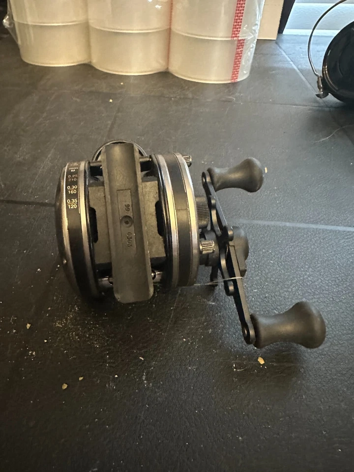 Carrete #18 Abugarcia 4600-C DE COLECCIÓN SUECIA ABU GARCIA piezas Foto 2 de 4