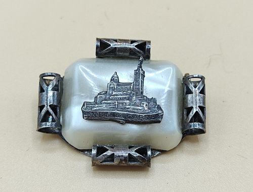 Belle broche ancienne métal argenté Notre Dame de la Garde