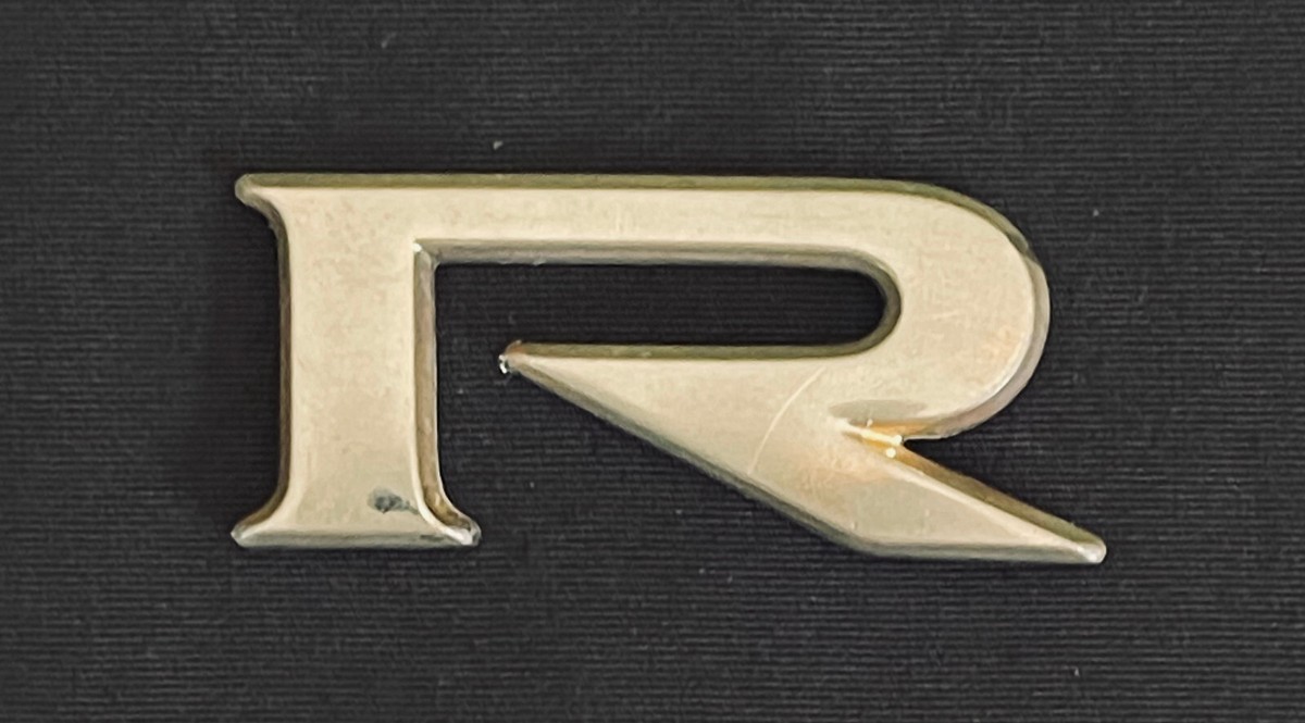Genuine Toyota Camry gold emblem USED 