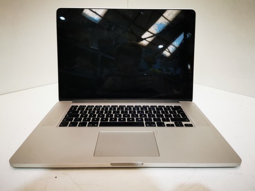 Apple MacBook Pro Mid 2015 (A1398) 15" - Intel i7/16GB RAM/256GB SSD/Monterey - Picture 5 of 13