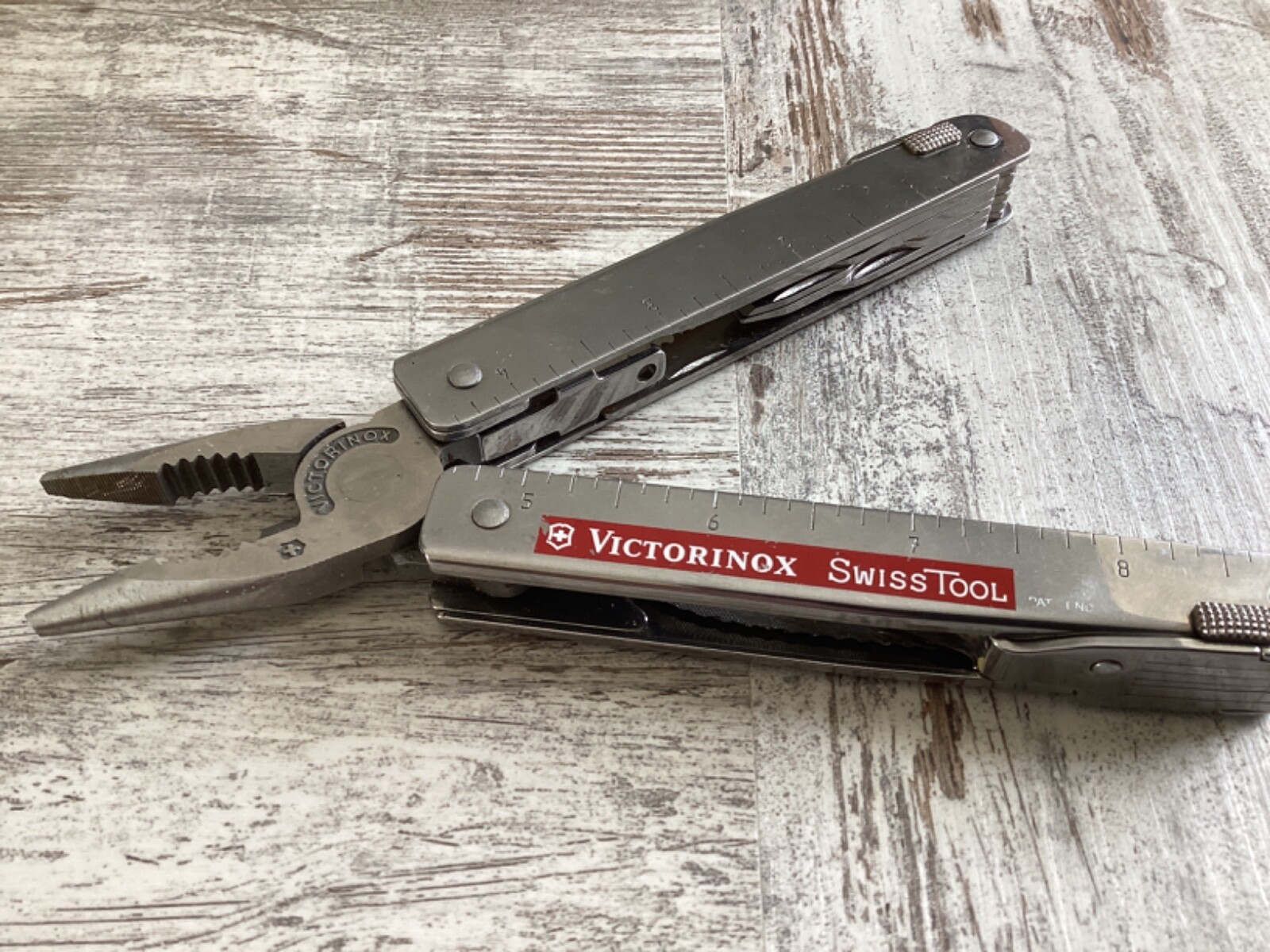 Victorinox SwissCard – Taschenwerkzeug Mit Schere, Brieföffner, Kugelschreiber, 11 Funktionen, Weiß/rot