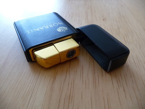 Accendino Sobranie London nero metallo adm antivento usato raro funzionante - Foto 4 di 6