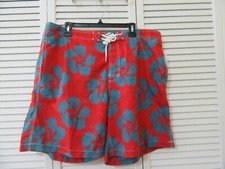Men Swimwear Trunks XXL NWT Coral color with blue Hibiscus design pockets