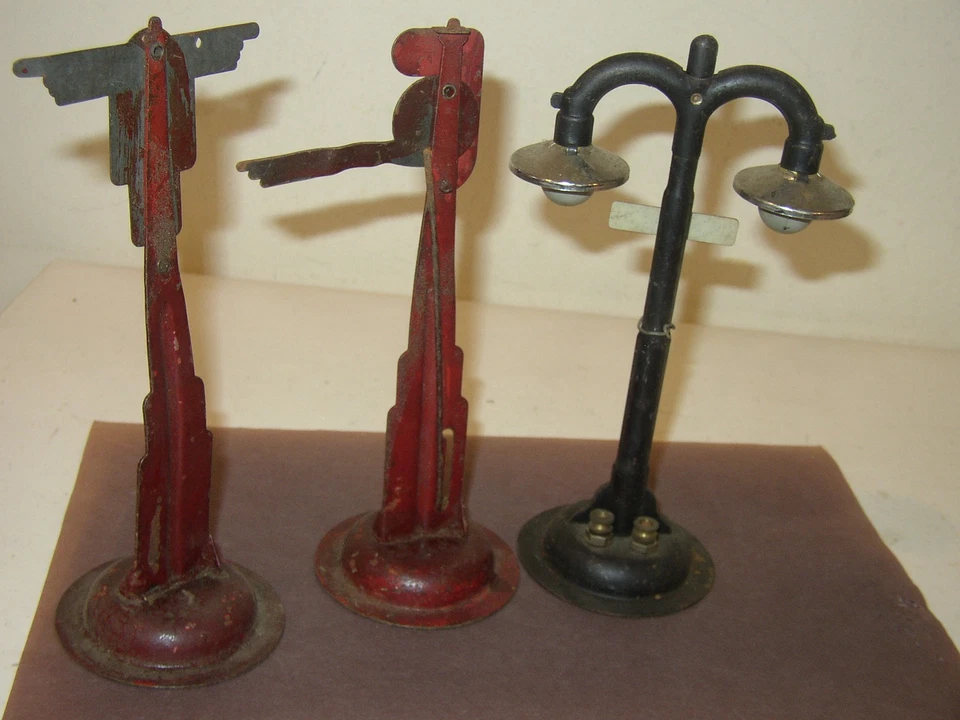 3 Marx Vintage signs Caution High Speed train 429 Main St light semaphore - Image 2 of 3