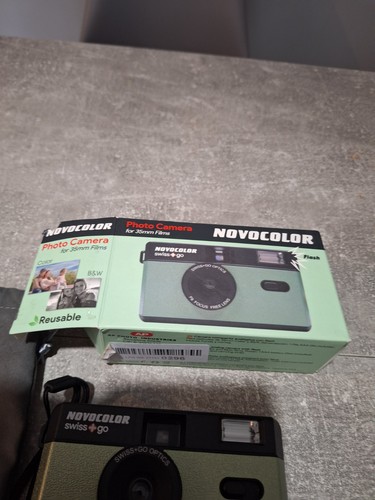 Swiss+Go Novocolor Reusable 35mm Camera Green And Black - Picture 4 of 17