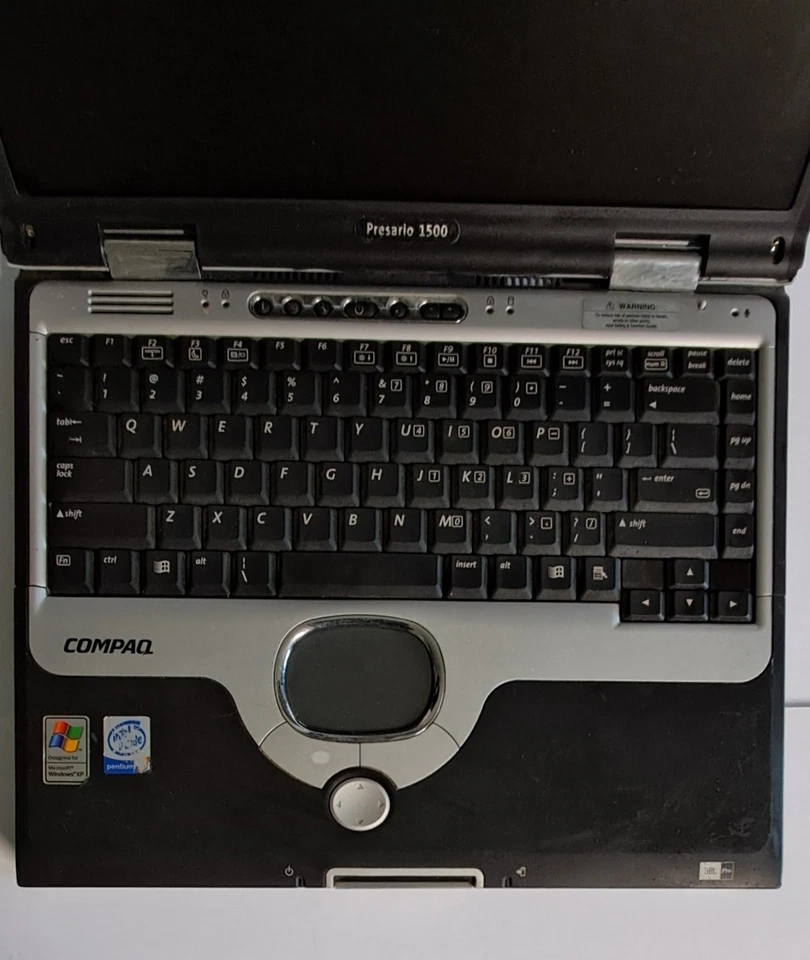 Portátil Compaq Presario 1500 Windows XP Home Edition Foto 2 de 4