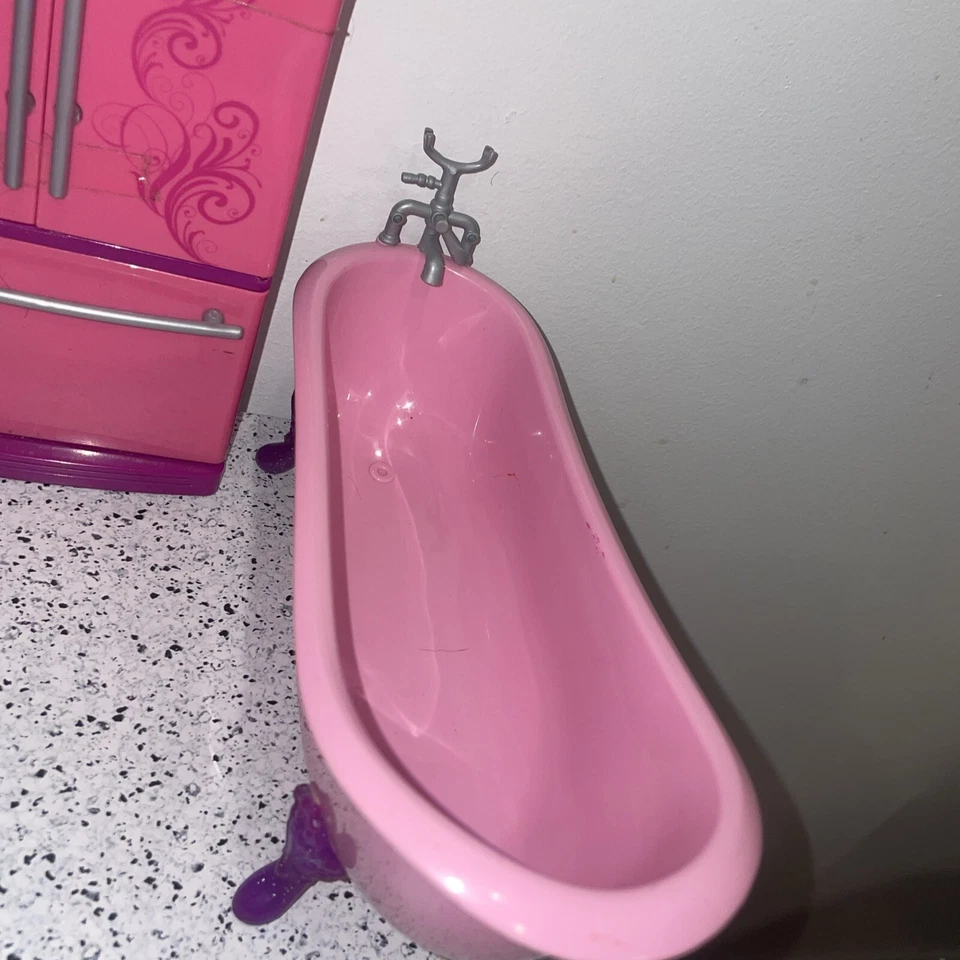 Refrigerador Barbie Mattel Glam 2008 con comida, bañera y sofá Foto 4 de 4