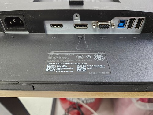 Dell P1917S 19" IPS LED Monitor - HDMI - Display Port - VGA - USB Hub - No Stand - Afbeelding 8 van 9