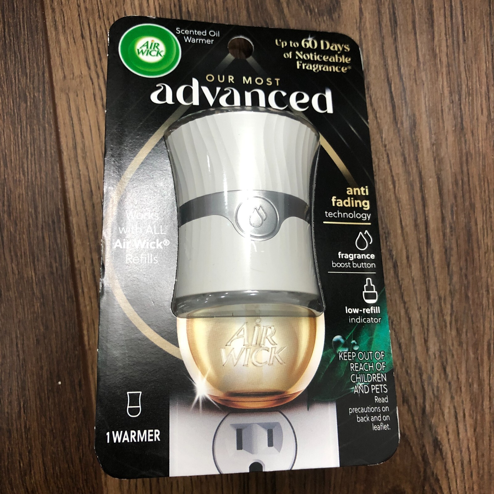 Lot of 4 Air Wick Advanced Plug-Ins Scented Oil Warmer Plug In Air Freshener