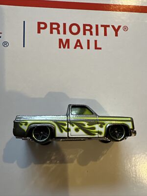 Hot Wheels '83 CHEVY SILVERADO TRUCK Gray W Green HW Flames
