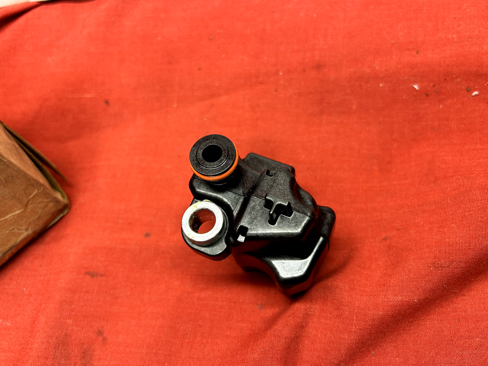 GENUINE HARLEY DAVIDSON Rear Breather Valve Assembly 29400183 eBay