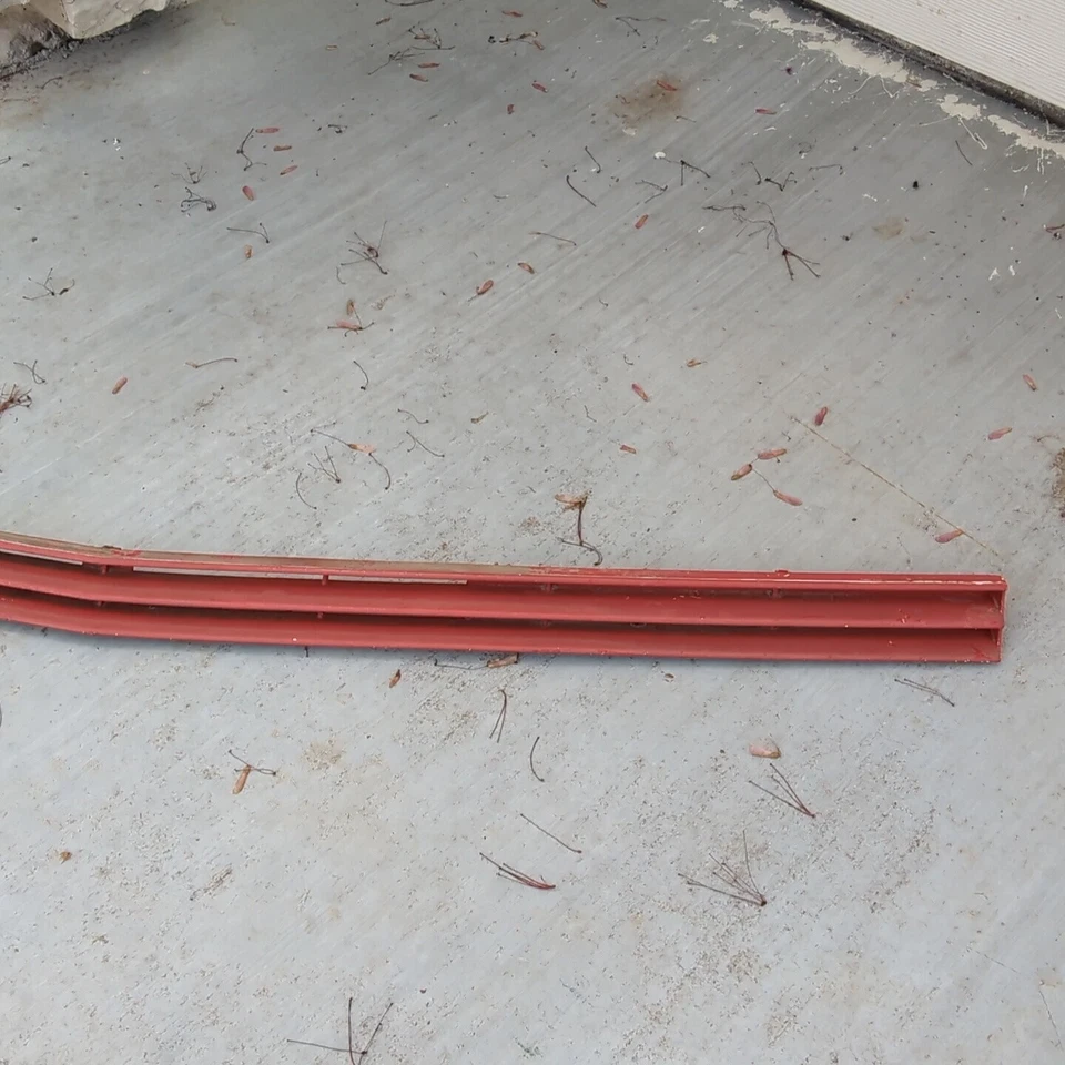 Parrilla inferior Chrysler Conquest Mitsubishi Starion Foto 3 de 4