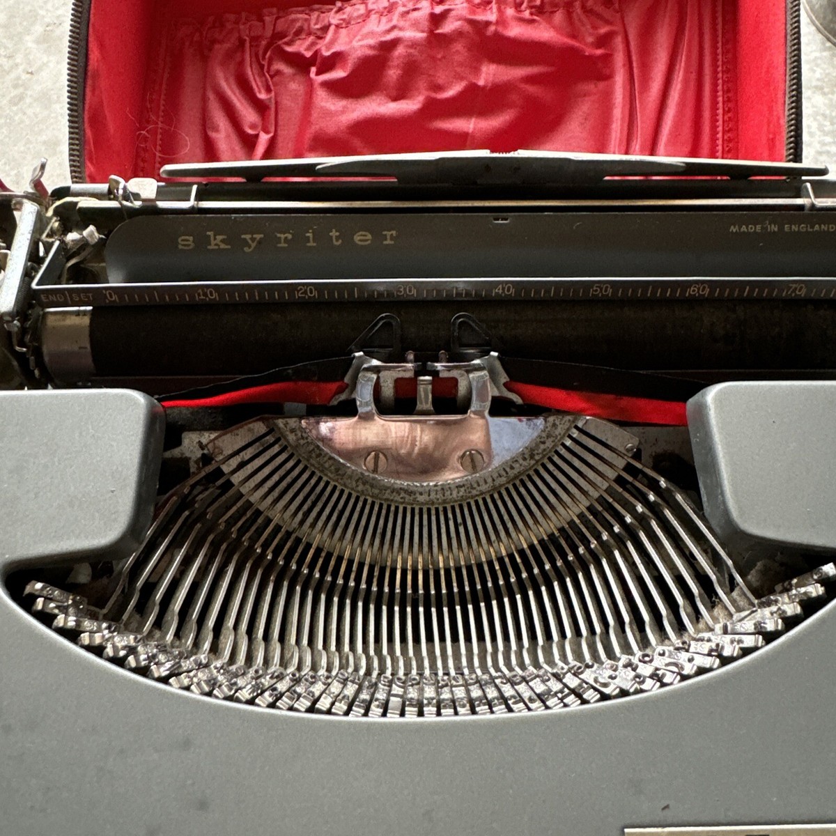 1950s Smith-Corona Skyriter Portable Typewriter W/Case Vtg