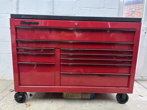Snap on Tool Box 55inch Roll Cab KRA2422 in Red with 2 keys (New/used condition) - Picture 5 of 5