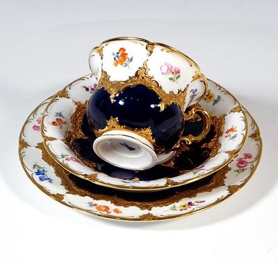 MEISSEN  3-thg PRUNK KAFFEE SET  B-FORM KOBALT STREUBLUMEN COFFEE SET 1.WAHL   A