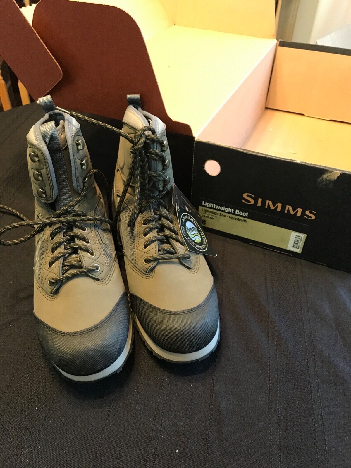 SIMMS lightweight wading boot size 8 with store Aquastealth Free shipping new box