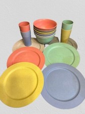 Vintage Tupperware 16 Piece Set - 4 Tumblers 6 Bowls 6 Plates