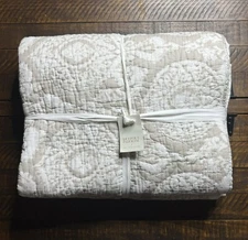 Pottery Barn Deepika Padukone Handcrafted Quilt Neutral King/Cal King Brand New!