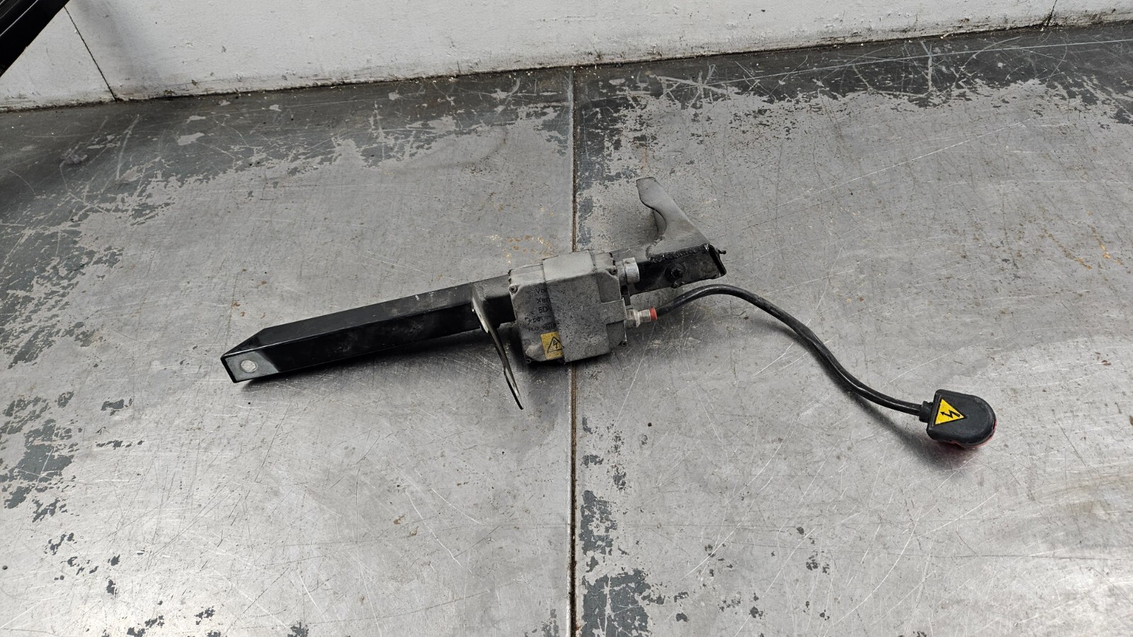 2005 Lamborghini Gallardo Left Front Fender Support Reinforcement #2070 H3