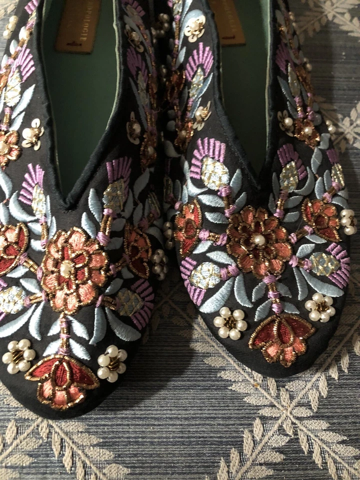 Zapatillas de ballet de satén adornadas Llani - 39- $98 precio de venta sugerido por el fabricante Foto 4 de 4