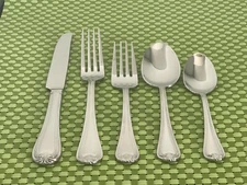Reed & Barton SUSSEX Stainless Beaded 18/10 Glossy Flatware SMART CHOICE E94N