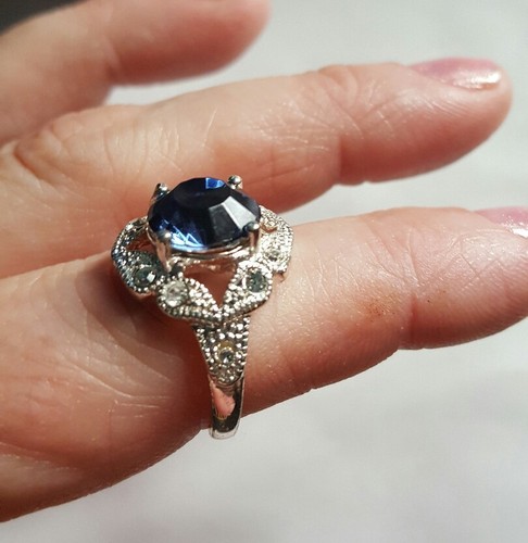 Brand New AVON COLLETTA RING SZ 6 SILVER WITH blue STONE & RHINESTONE ACCENTS - Picture 3 of 3