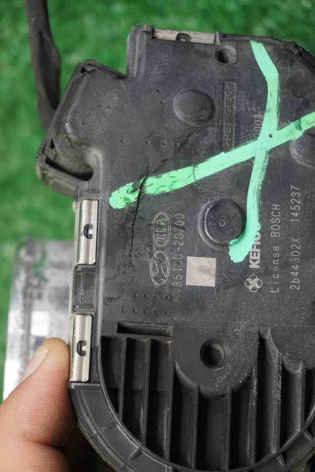 KIA OPTIMA 2011 2,4 cuerpo del acelerador OEM 351002G700 Foto 4 de 4