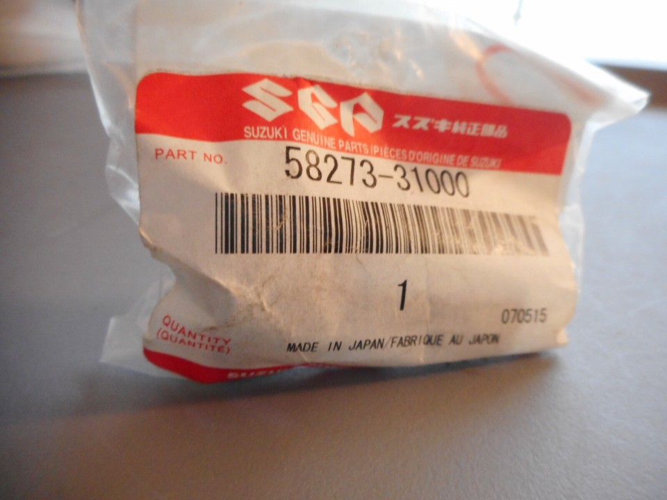2x NEW Suzuki Rubber Fork Top Caps NOS oem gt750 gt550 gt 750 550 gs550 2x NEW Suzuki Rubber Fork Top Caps NOS oem gt750 gt550 gt 750 550 gs550
