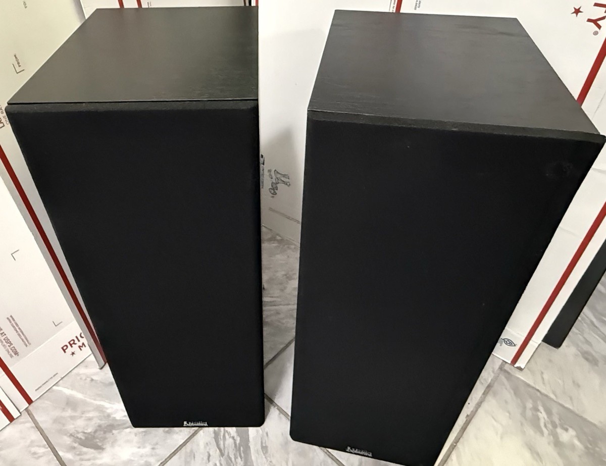 VINTAGE DEFINITIVE TECHNOLOGY MODEL DR-7 BOOKSHELF SPEAKERS - MADE