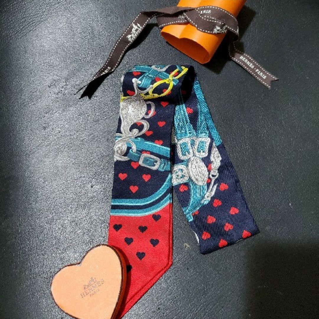 HERMES Twilly Bride de Gala Heart Silk Scarf in Love Design  