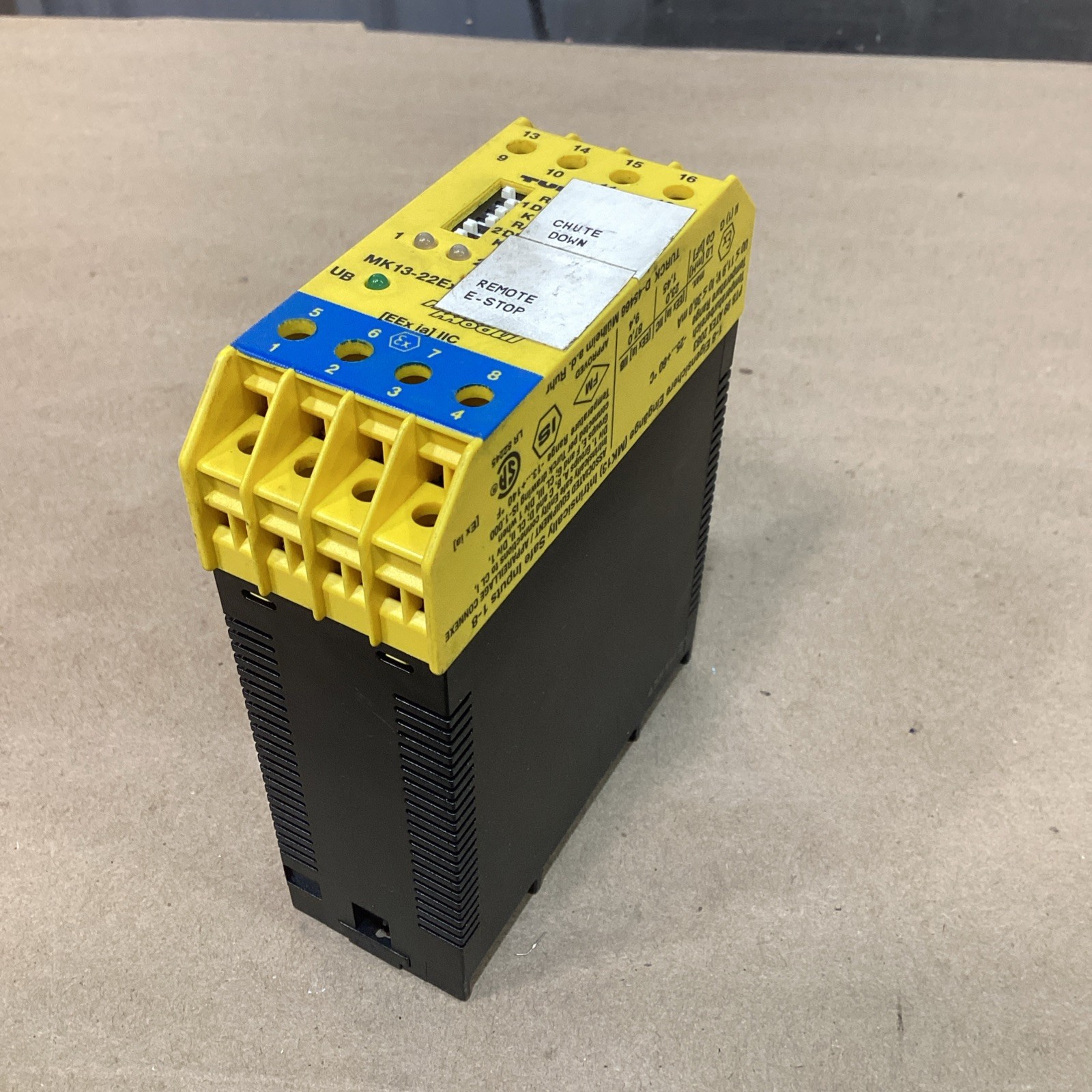 Turck MK13-22EX0-R Isolating Swithcing Amplifier 115v-ac