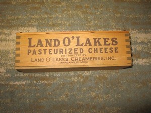 Vntg Land O‘ Lakes Creameries Minneapolis, Minn 2 Lb Wooden Cheese Box; W/Lid